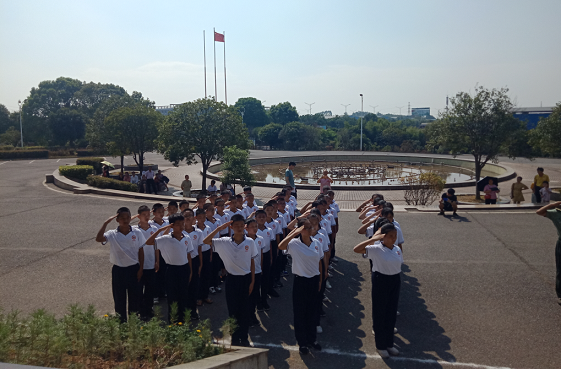 衡陽市蒸湘區(qū)仁愛實驗中學(xué)|衡陽全日制|全寄宿|全封閉|半月假制初級中學(xué)